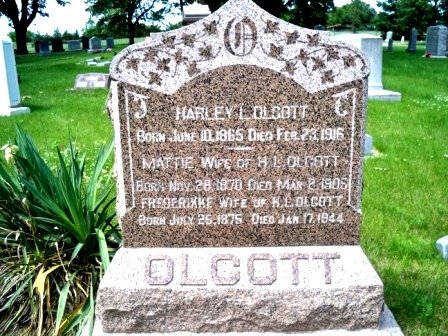 OLCOTT Harley L 1865-1916 grave.jpg